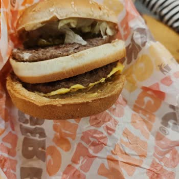 Burger King Sadece Pahalı Ürünlerini Mi Özenerek Pişiriyor?