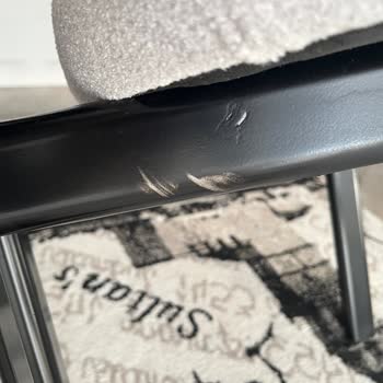 Mas'sa Masa Sandalye (Instagram: antaresmassa) Sandalye Boyası Soyuluyor