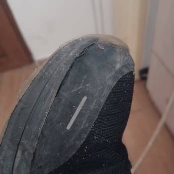 Lotto Su Geçirmez Ama Su Alır