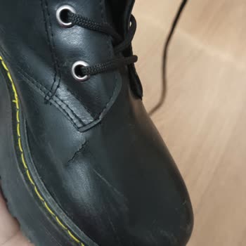 Tonny Black 1 Ay Giyilmeden Çatlayan Bot