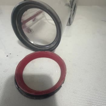 Dyson V10 Kırmızı Lastik Çıktı