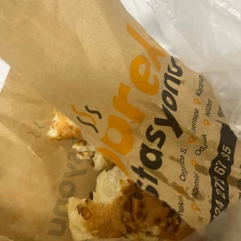 Börek İstasyonu (Bursa) Poğaçadan Böcek Çıkması