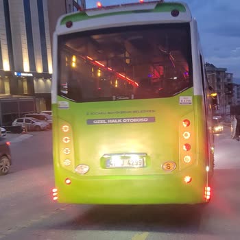 Kocaeli Büyükşehir Belediyesi Araç Kapısına Sıkıştırılmak