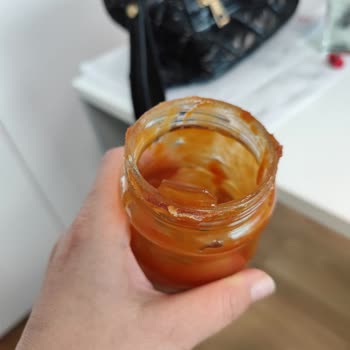 BİM Öncüller Kuşburnu Marmelatının İçinden Camların Çıkması