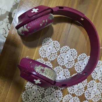 PHILIPS Ses Sistemleri Philips KULAKLIK-SHB3075RD Nin Sünger Üzeri Boyaları Dökülüyor...