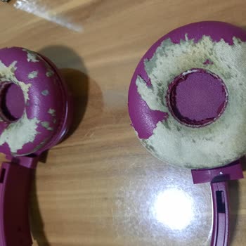 PHILIPS Ses Sistemleri Philips KULAKLIK-SHB3075RD Nin Sünger Üzeri Boyaları Dökülüyor...