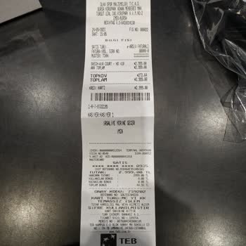 Skechers Ayakkabının Her İkisinin De 3 Ayda Tabanı Yarıldı.