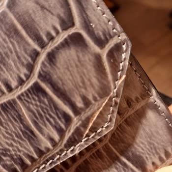 Gön Deri Çantada Oluşan Çizik Sıkıntısı