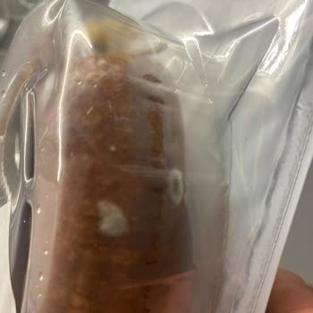 Pınar İletişim Marketten Alınan Sucuk Paketinde Küflenme Problemi