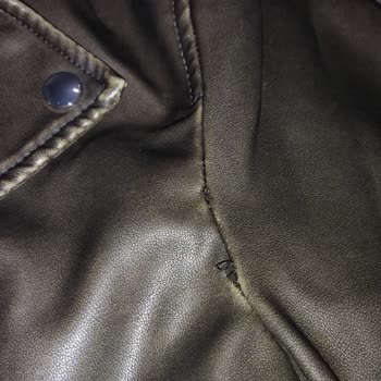 Zara Kullanılmış Ve Yırtılmış Deri Ceket