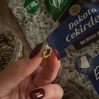 Çerezya Çekirdek İçinden İzmarit Çıktı!