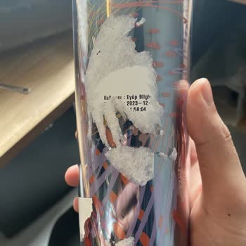 Starbucks Kullanılmış Ve Kırık Termos Gönderdi