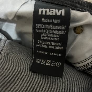 Mavi Pantolon Ortası Sokuldu
