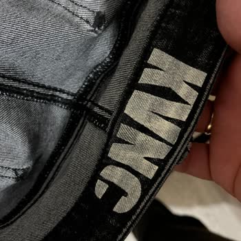 Mavi Pantolon Ortası Sokuldu