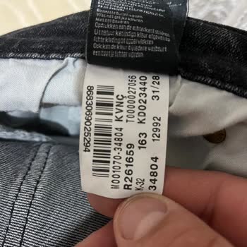 Mavi Pantolon Ortası Sokuldu