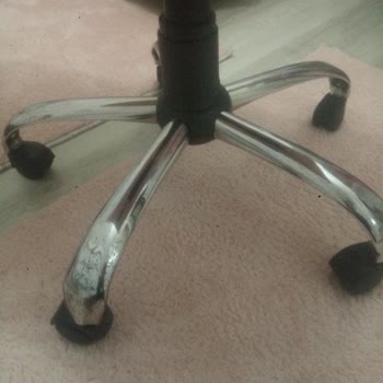 Çilek Genç Odası Sandalyesi Paslandı