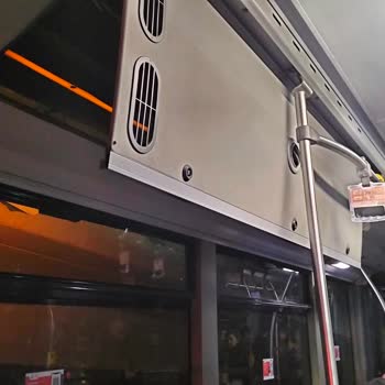 İETT - İstanbul Elektrik Tramvay Tünel Otobüslerin Bakımsızlığı Ve Kapak Düşmesi