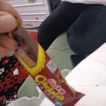 Ülker Çikolatalı Gofret İçinden Taş Gibi Bir Şey Çıktı