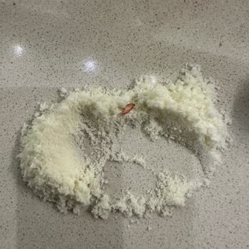 Hipp 1 Organik Keçi Sütü Bazlı Bebek Sütü Yabancı Madde Çıktı