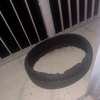 Chery Tiggo 8 Sıfır Aracımın Lastiği Gümledi Canımızı Zor Kurtardık...