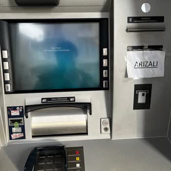 Halkbank Avcılar Şubesi Bozuk ATM'ler Ve Gişeden İşlem Yapılamaması
