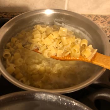 Piyale Yiyecek Bozulması Be Böceklenmesi