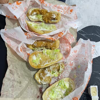Popeyes Küflenmiş Yemek Getirdi İade Almadı