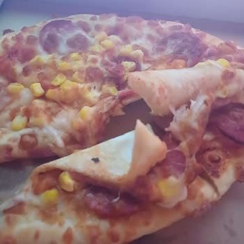 Pizza Hut Kötü Paketleme Dağınık Pizzalar