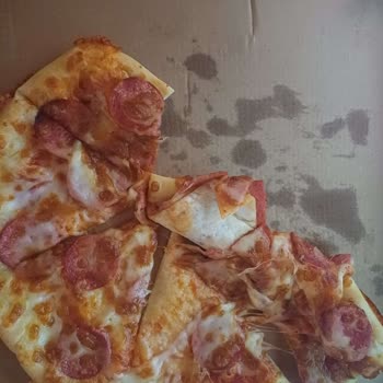 Pizza Hut Kötü Paketleme Dağınık Pizzalar