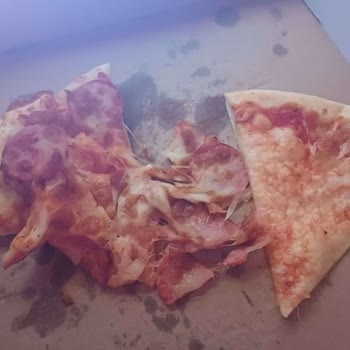 Pizza Hut Kötü Paketleme Dağınık Pizzalar