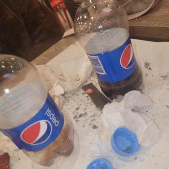 Pizza Hut Pepsi Ve Yedigün Yerine Renklendirilmiş Su Ve Servis Çok Yavaş