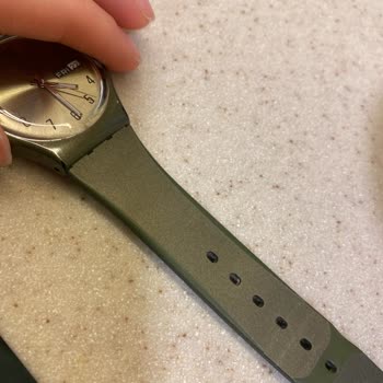 Swatch GG712 Model Haki Renk Saat