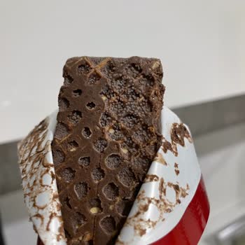 Ülker Çikolatalı Gofret Üstü Küflenmiş Gibi