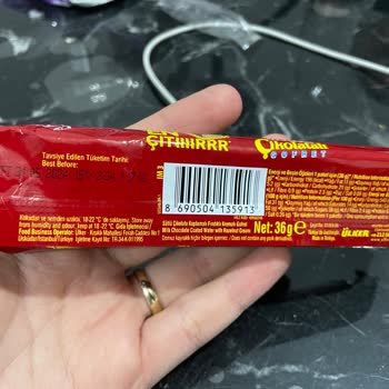 Ülker Çikolatalı Gofret Üstü Küflenmiş Gibi