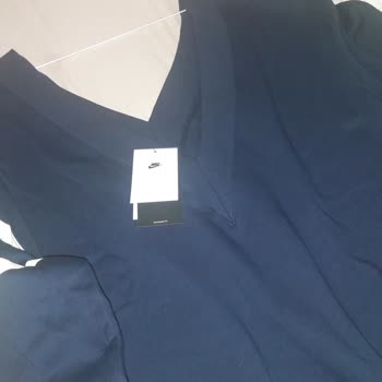 Nike Hatalı Sweatshirt Gönderdi