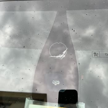 Olimpia Oto Camları Yetkili Serviste Ön Cam Değişimi Sonrası Yaşanan Sorun