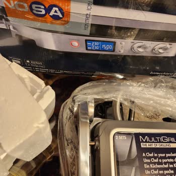 Delonghi Tost Makinesi Şaşkınlığı. Kullanmadan Köşesi Çatlak Çıktı.