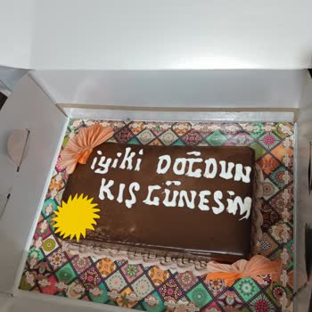 Gürbüzler Kuruyemiş Gürbüzlerden Sipariş Verilen Pastanın Basitliği