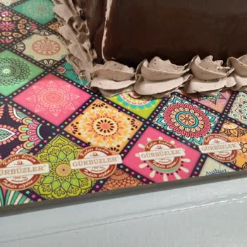 Gürbüzler Kuruyemiş Gürbüzlerden Sipariş Verilen Pastanın Basitliği