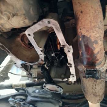 Peugeot 208 Yağ Damlatma