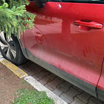 AKB Vale Aracı Çarptı Ve İlgilenmiyorlar. Cebimden Karşılıyorum.