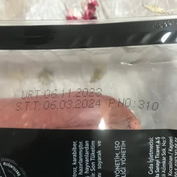 Başyazıcı Sucuk Olarak Ne Olduğu Belirsiz Ürün Satıyor