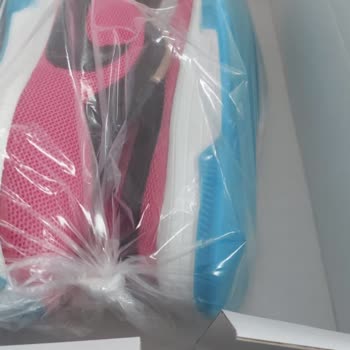 Niluferr. Shoss. Butikk (Instagram) Giyilmiş Bir Spor Ayakkabı Gönderildi