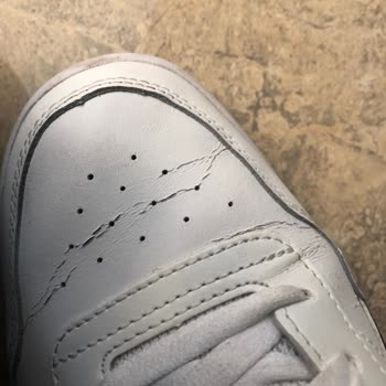 Reebok FLO'dan Değiştirdiğim İkinci Ayakkabı da Sorunlu