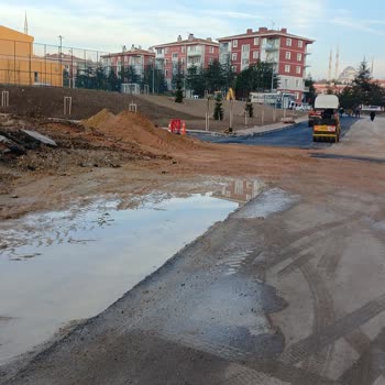ABB - Ankara Büyükşehir Belediyesi Çamur Ve Yol Asfalt Sorunu