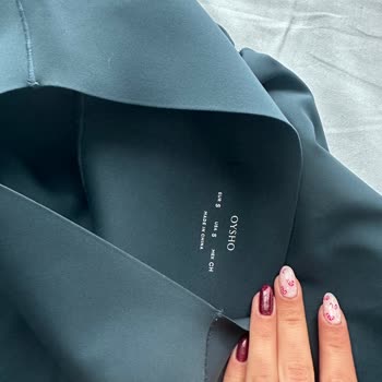 Oysho Giyim Taytım Kendi Kendine Lekelendi Ve Çıkmıyor