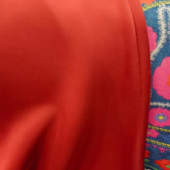 Puane Tekstil Puane'nin Scuba Kumaş Eteği Bir Saatte Tüylendi