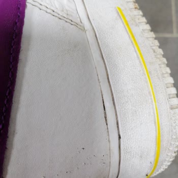 Nike Spor Ayakkabısında Meydana Gelen Açılma Sorunu