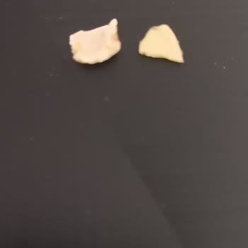 Gelgör Ekmek Ve Unlu Mamuller Baklavanın İçinden Fıstıktan Çok Kabuk Çıkmıştır.