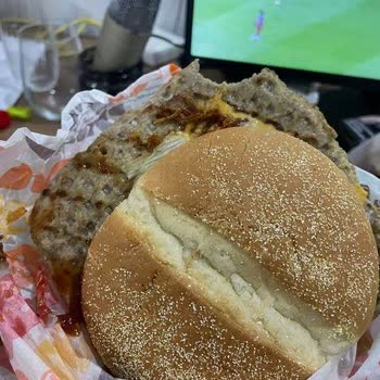 Burger King Side Şubesinde Pişmemiş Et